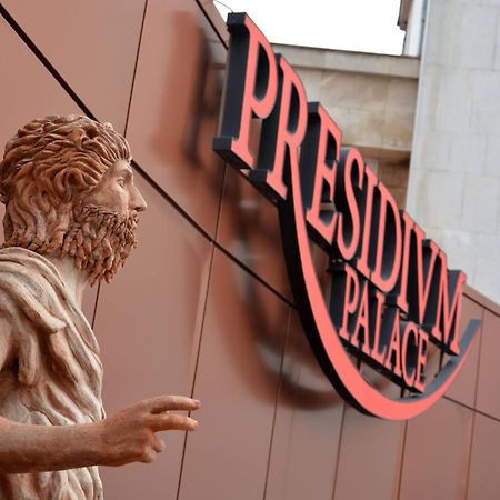 Hotel Presidivm Palace Lovech Esterno foto