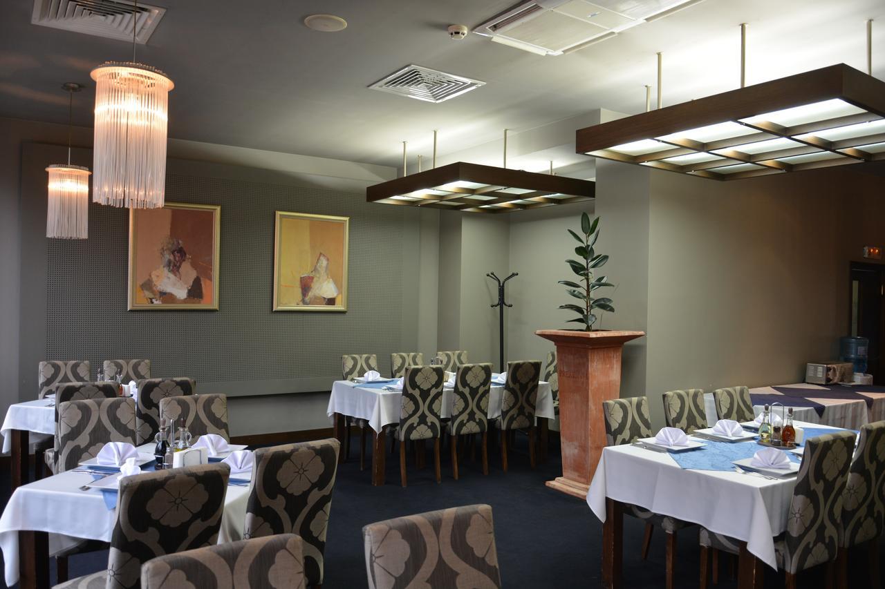Hotel Presidivm Palace Lovech Esterno foto