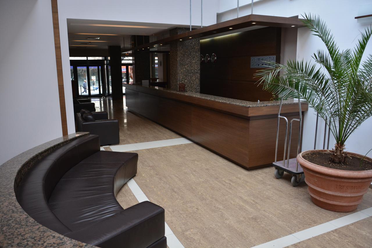 Hotel Presidivm Palace Lovech Esterno foto