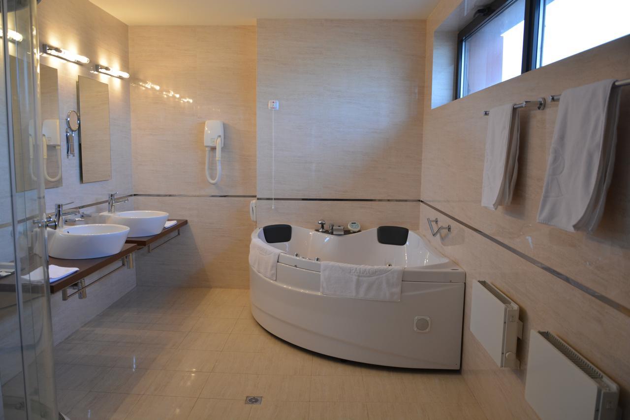 Hotel Presidivm Palace Lovech Esterno foto