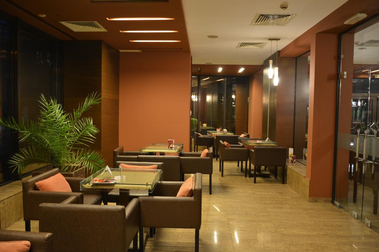Hotel Presidivm Palace Lovech Esterno foto